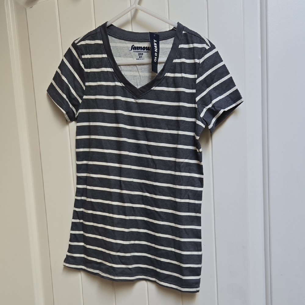Brand New Old Navy CottonDark Gray Striped V-Neck T-Shirt Kids Small (6-7 years)